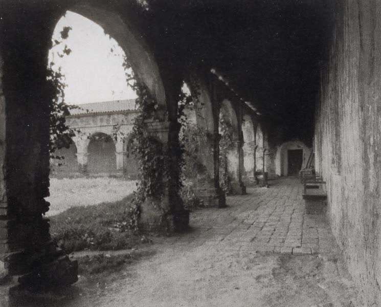 Arches, Capistrano